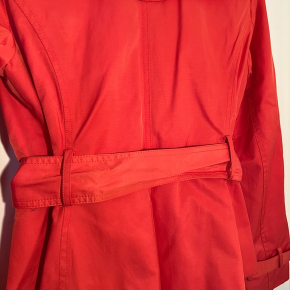 🔥NWOT BLACK RIVET BELTED LARGE BUTTON RED WOMENS CLASSY CHIC RAIN JACKET… - Picture 4 of 10